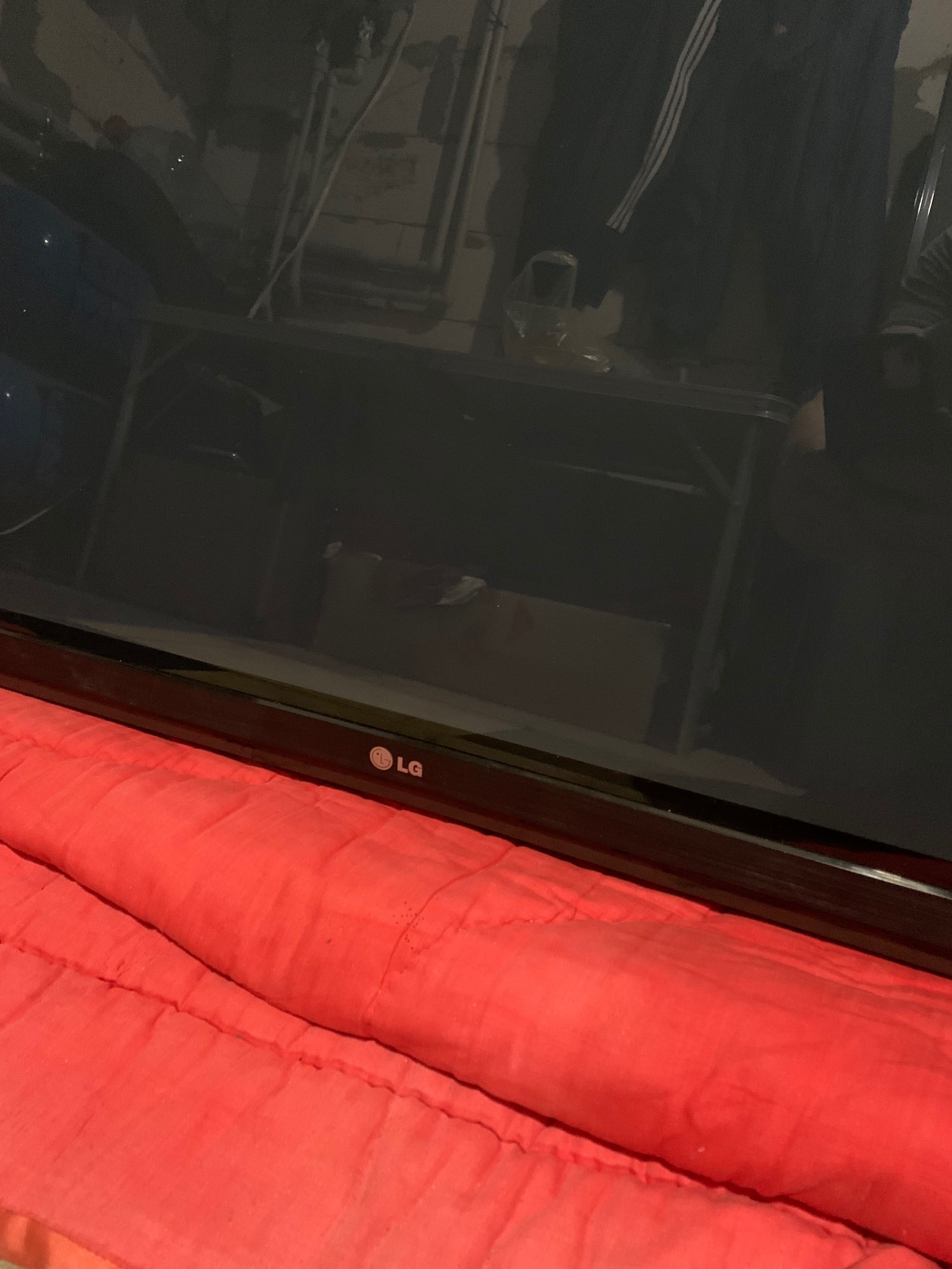 Телевізор LG 60 дюймів,плазма,б/у 3000грн