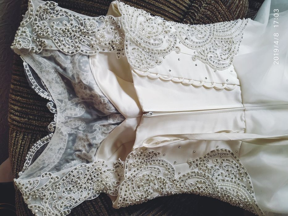 Весільна сукня