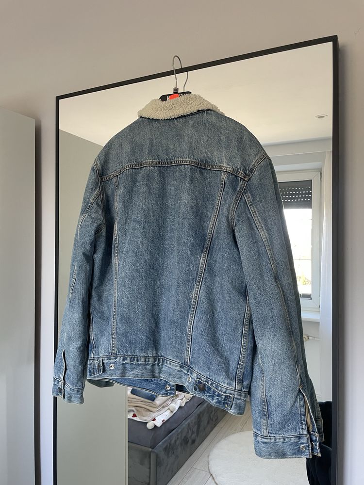 Kurtka jeansowa katana z kozuszkiem Levis