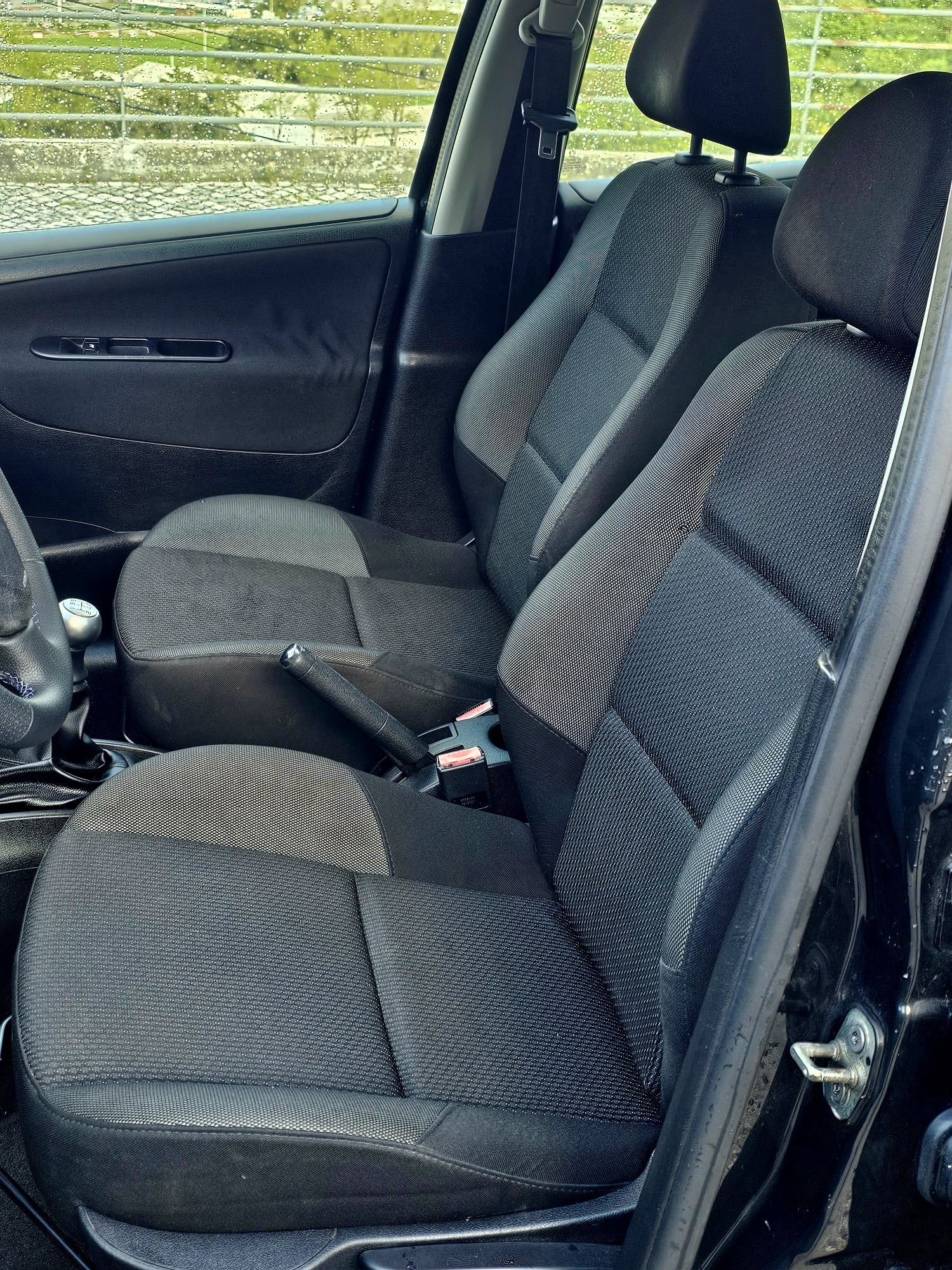 Peugeot 207 1.6 hdi 2012