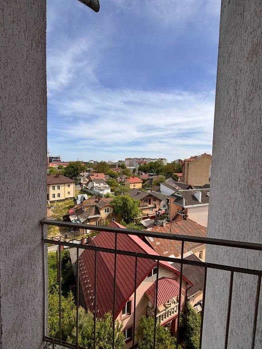 Найвигідніша пропозиція в центрі! Велика трикімнатна квартира!