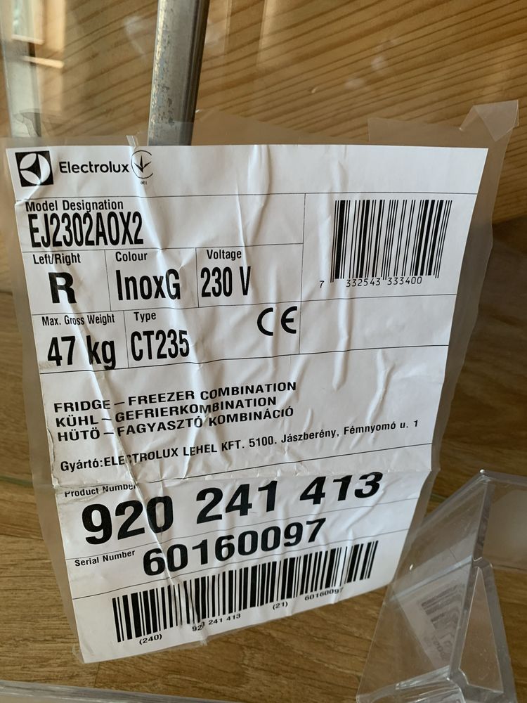 Wyposażenie lodówki Elektolux EJ2302A0X2, półki do lodowki wkłady