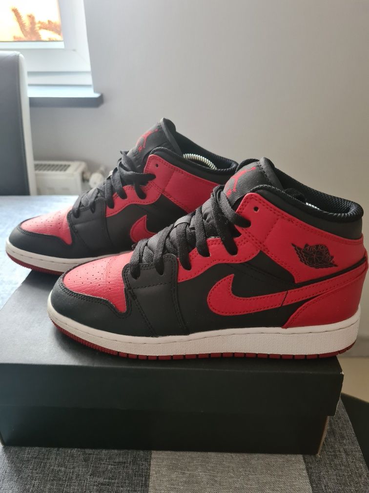 Jordan 1 Mid Banned