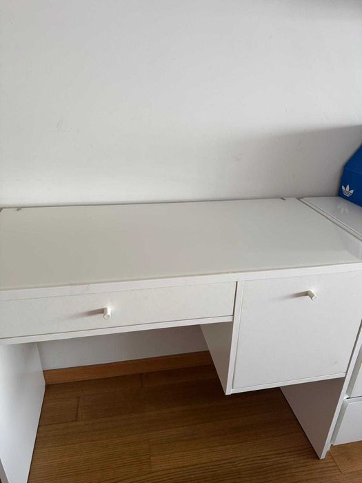 Vendo secretaria branca IKEA
