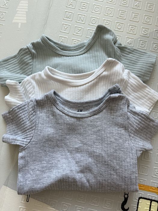 Продам боді в рубчик 68р h&m