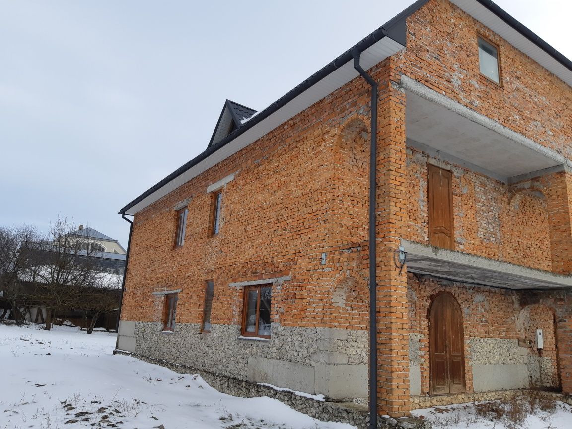 Продам велику хату