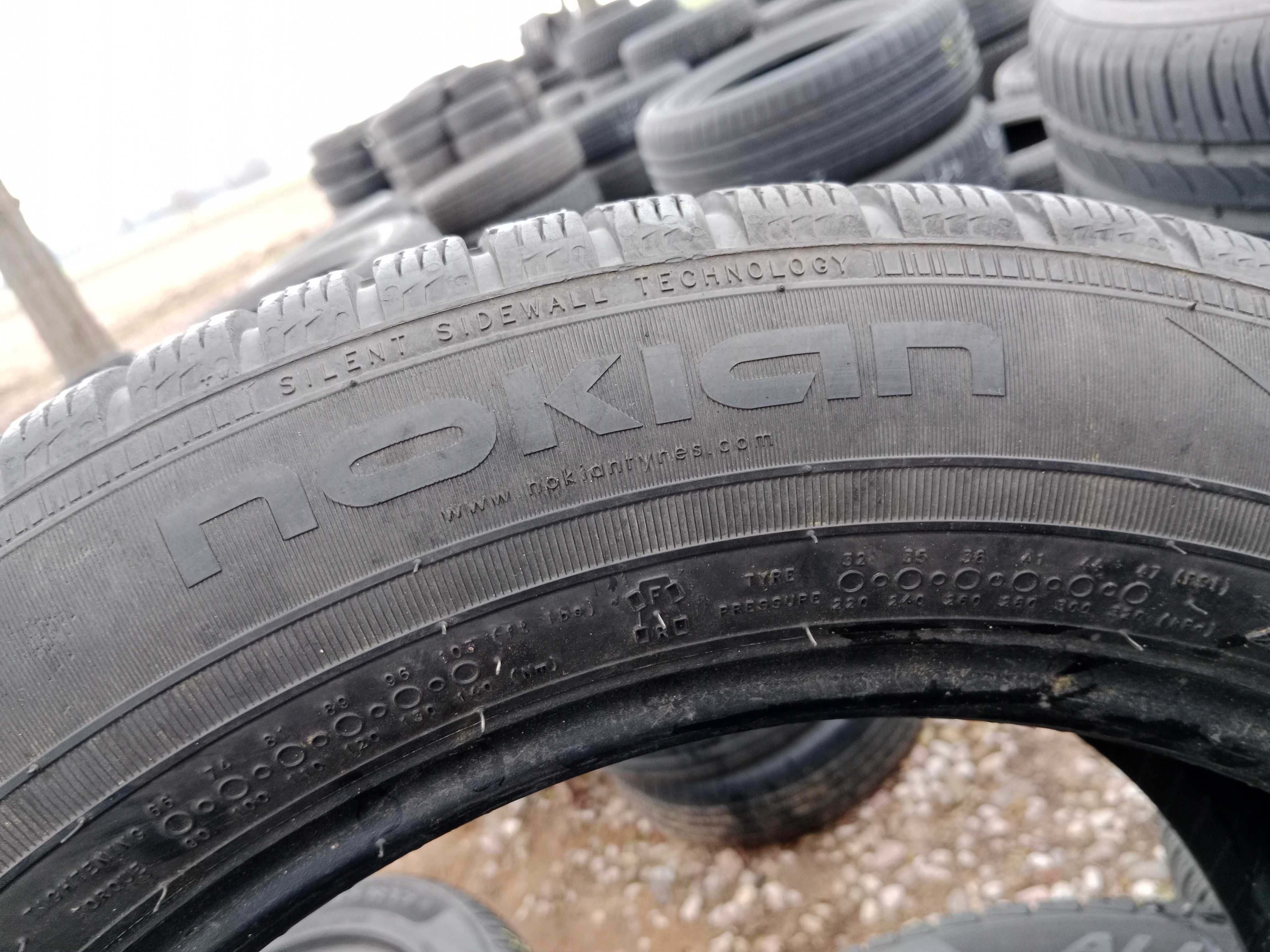 Opona używana 225/55R17 Nokian WR A4 FRT 1szt.