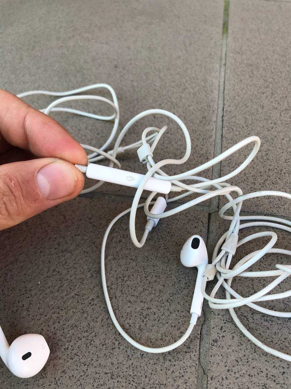 Наушники проводные Apple EarPods Lightning