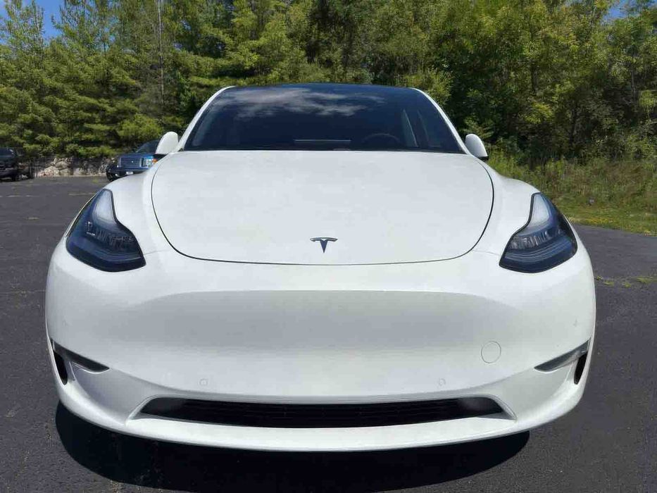 Tesla Model Y Long Range      2021