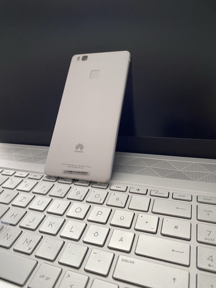 HUAWEI P9 lite + Color Band A1