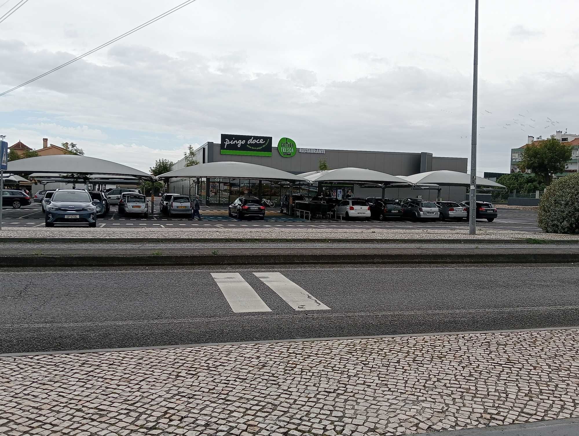 Vendes T3 com elevador.