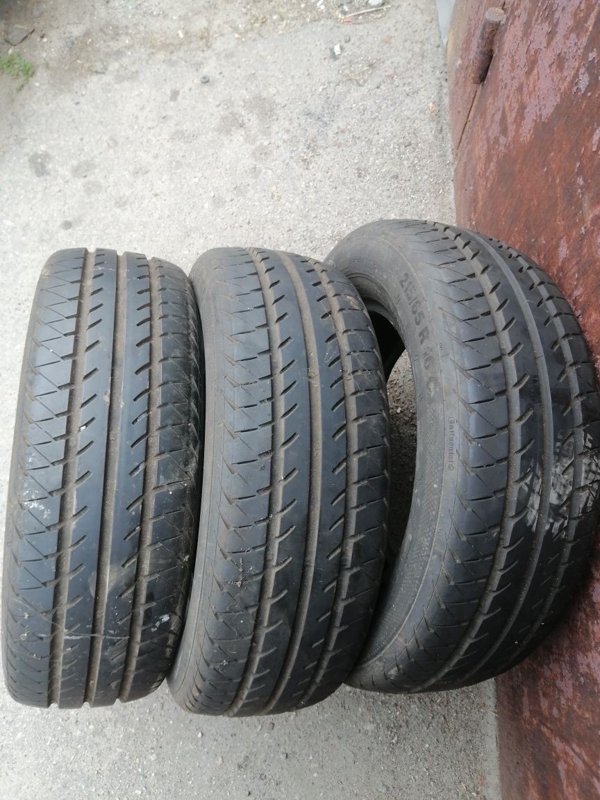 Шины Continental 215/65 r16 c (2шт.)