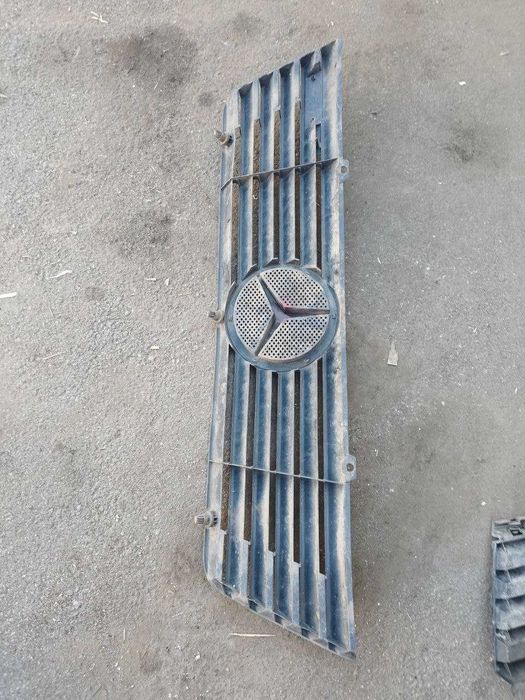 Решетка радиатора Mercedes Sprinter 901 – отличное состояние