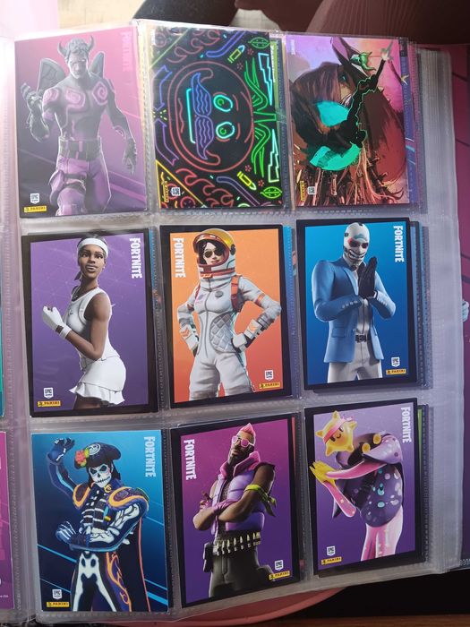 Fortnite Reloaded 2020 caderneta de coleção com 74 cartas