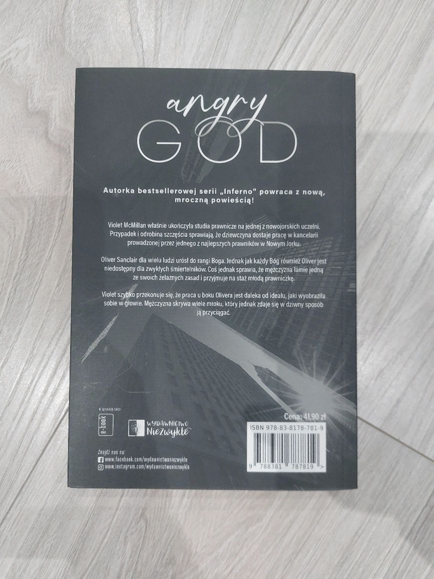 Książki ,,Angry God" I ,,Angry Goddess" + zakładki