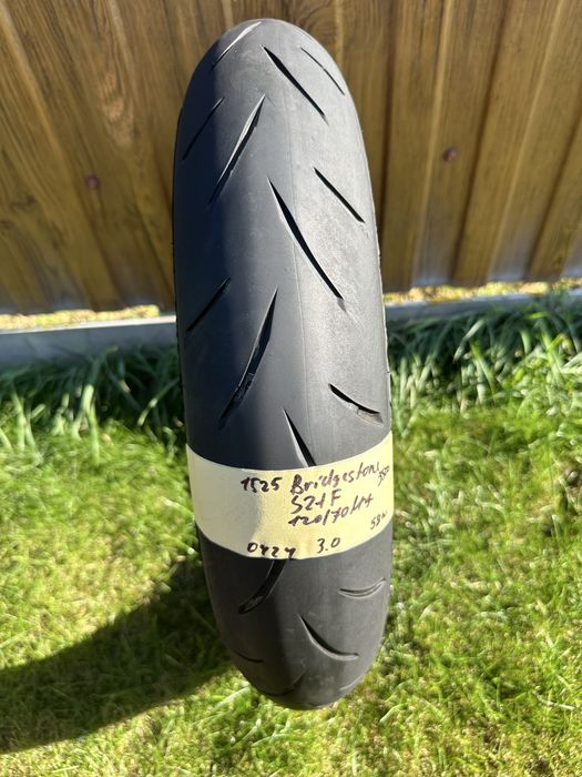 120/70ZR17 мотошини, склад мотошин