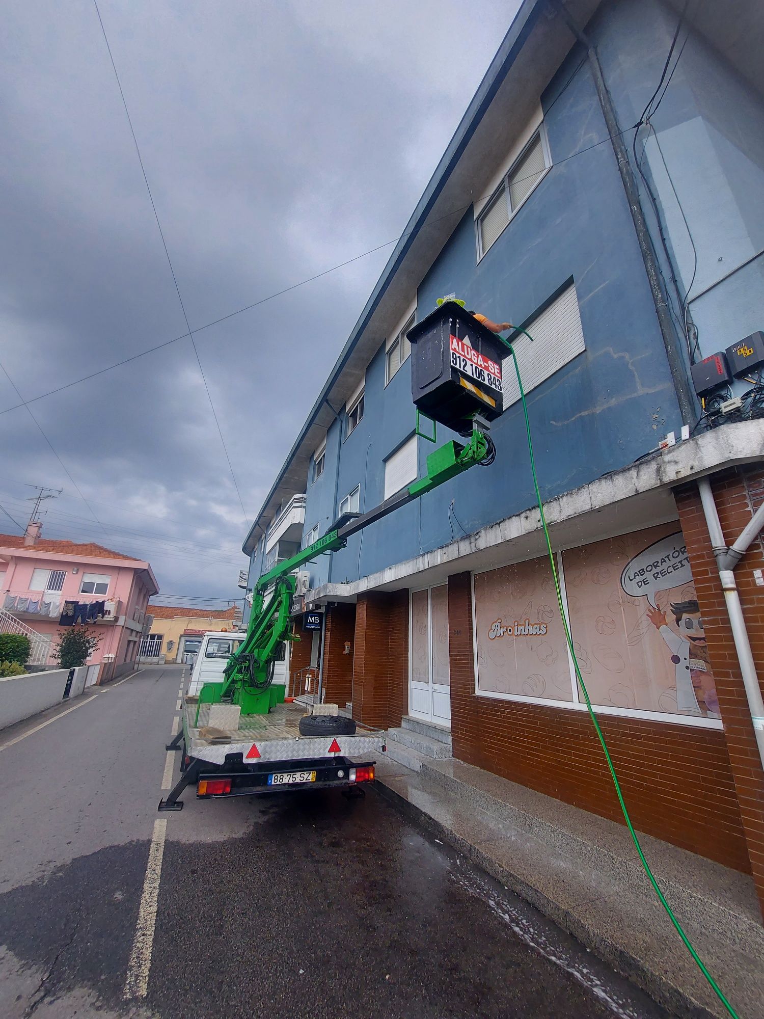 Grua Plataforma elevatória 13 metros