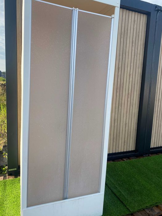 prysznic do kontenera