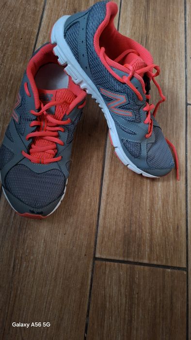 Buty sportowe damskie New Balance 635. 40.5.