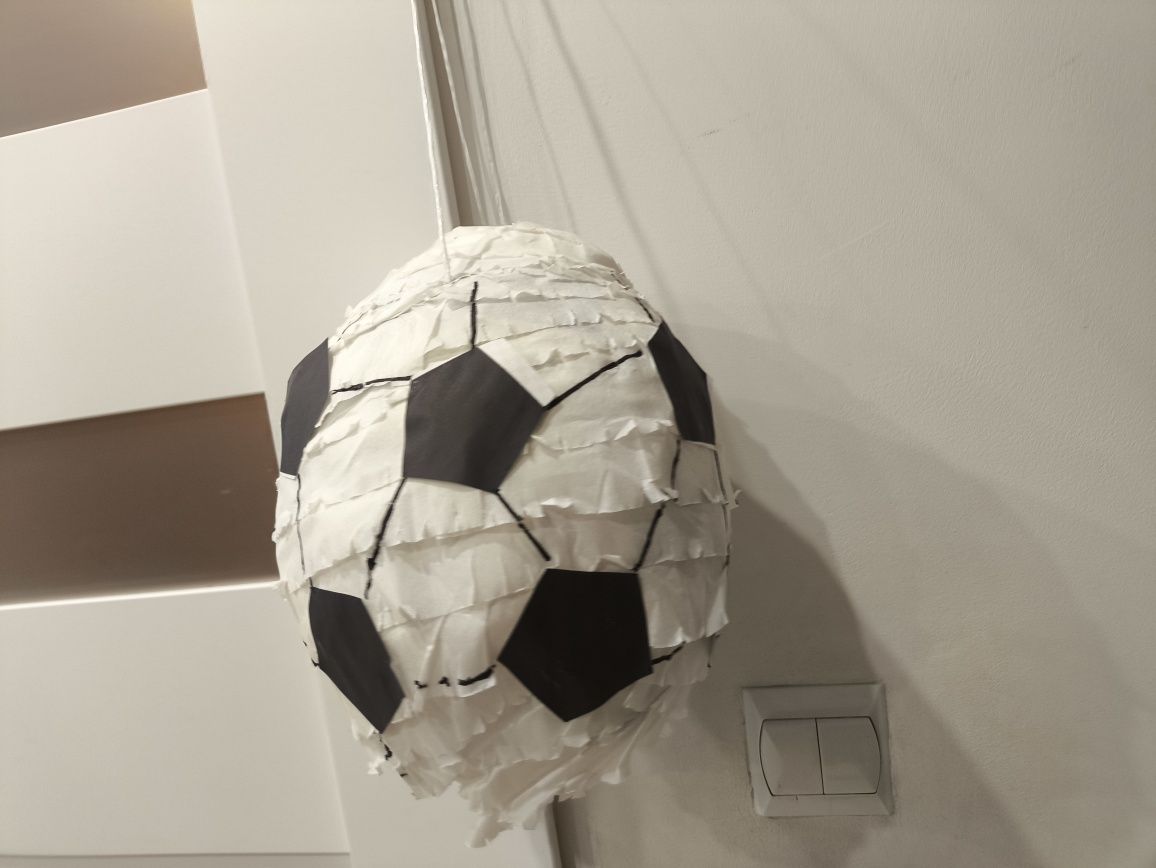 Piniata piłka nożna football urodziny do rozbicia kijem