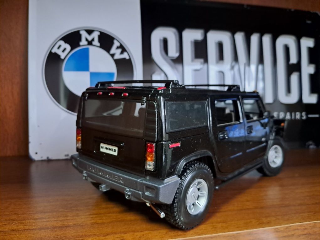 Hummer H2 1:18 model kolekcjonerski