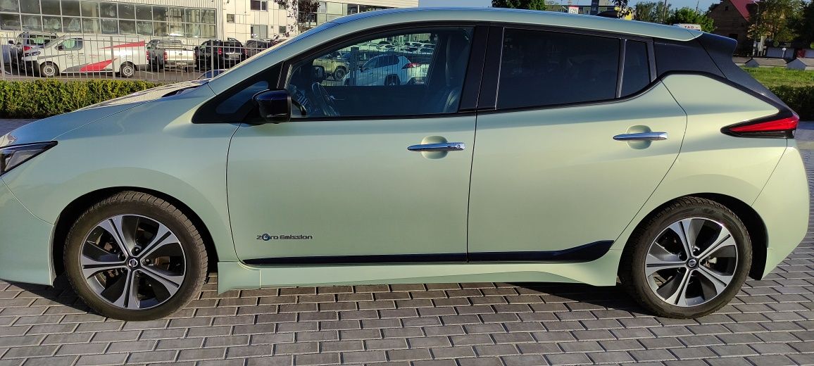 Ніссан Ліф Nissan Leaf Tekna