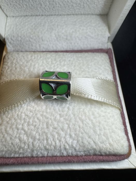 Peça trevo verde Pandora Moments