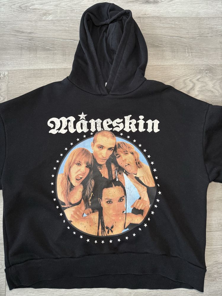 Худі Maneskin від Bershka