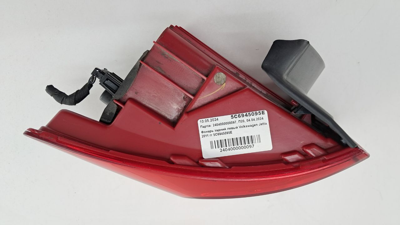 Фонарь задний левый стоп Volkswagen Jetta 2011 5C6945095E