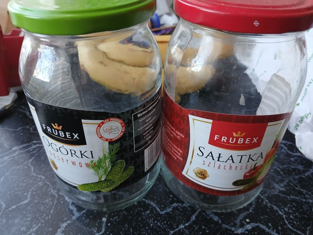 Slojki  900 ml ,na weki ok 40  szuk po 2 zl