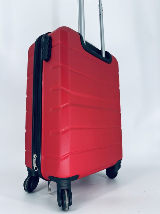 Nowa super walizka kabinowa/ walizki