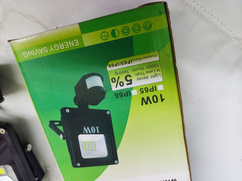 Naświetlacz LED 10W Halogen Lampa ZEWNĘTRZNA Reflektor CZUJNIK RUCHU