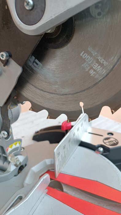 Торцовочна пила з Німеччини