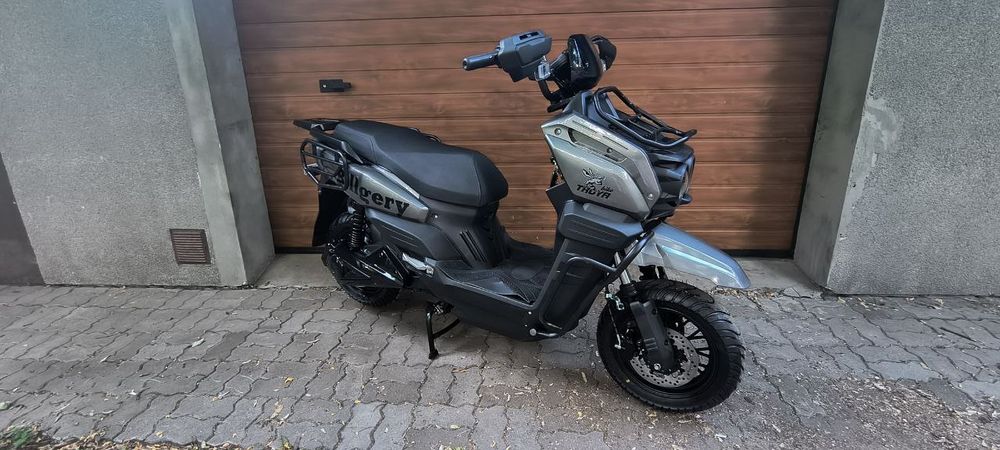 Електроскутер Troya