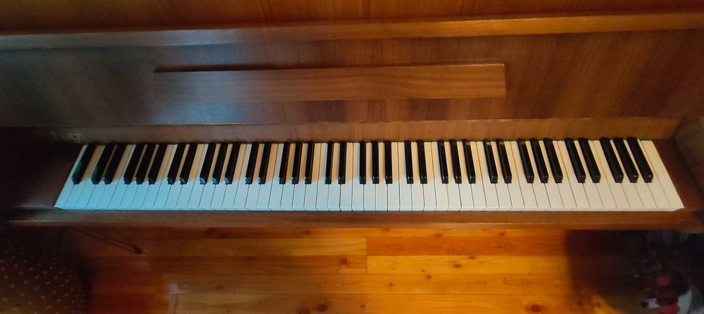Pianino Lindbergh (Calisia Menuet M-105