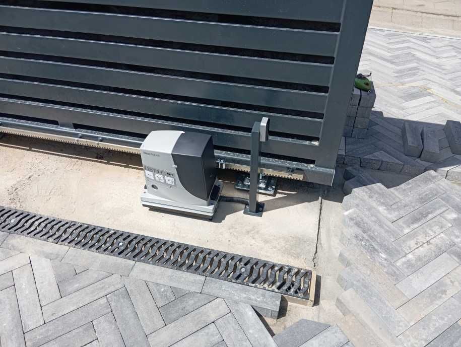 Automatyka bramy Rolety Napędy Garażowe Szlabany Montaż Serwis Naprawa