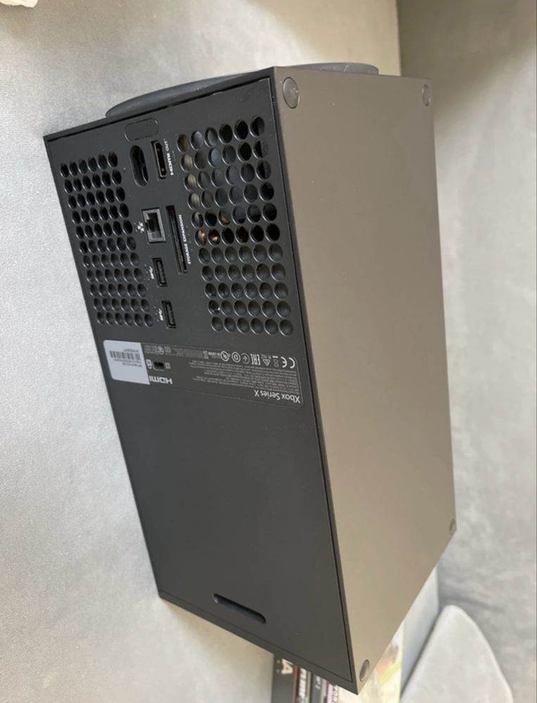 Xbox Series X 1Tb Bluray + pad + gry