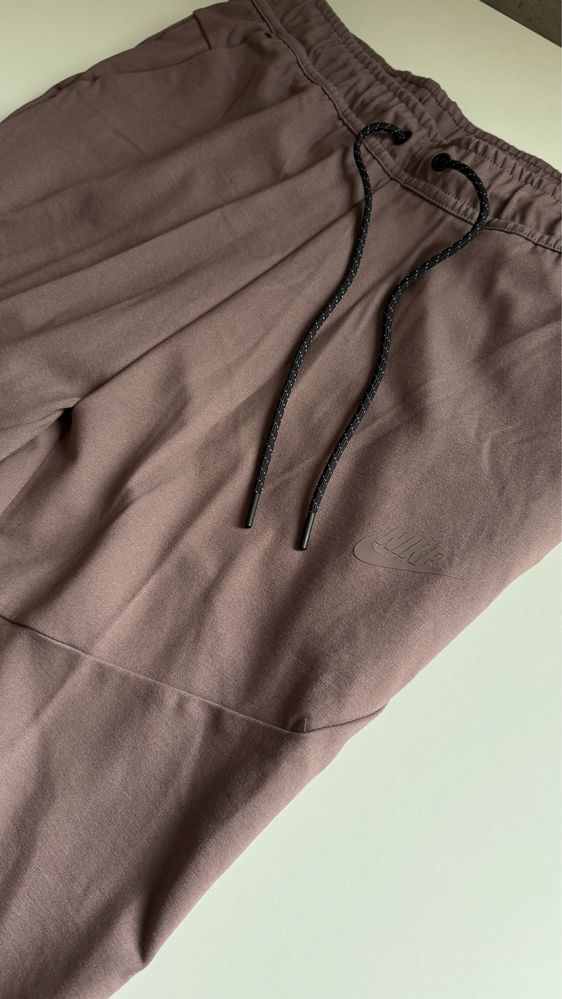 Spodnie męskie dresowe Nike Jogger Tech Fleece Lightweight roz. L