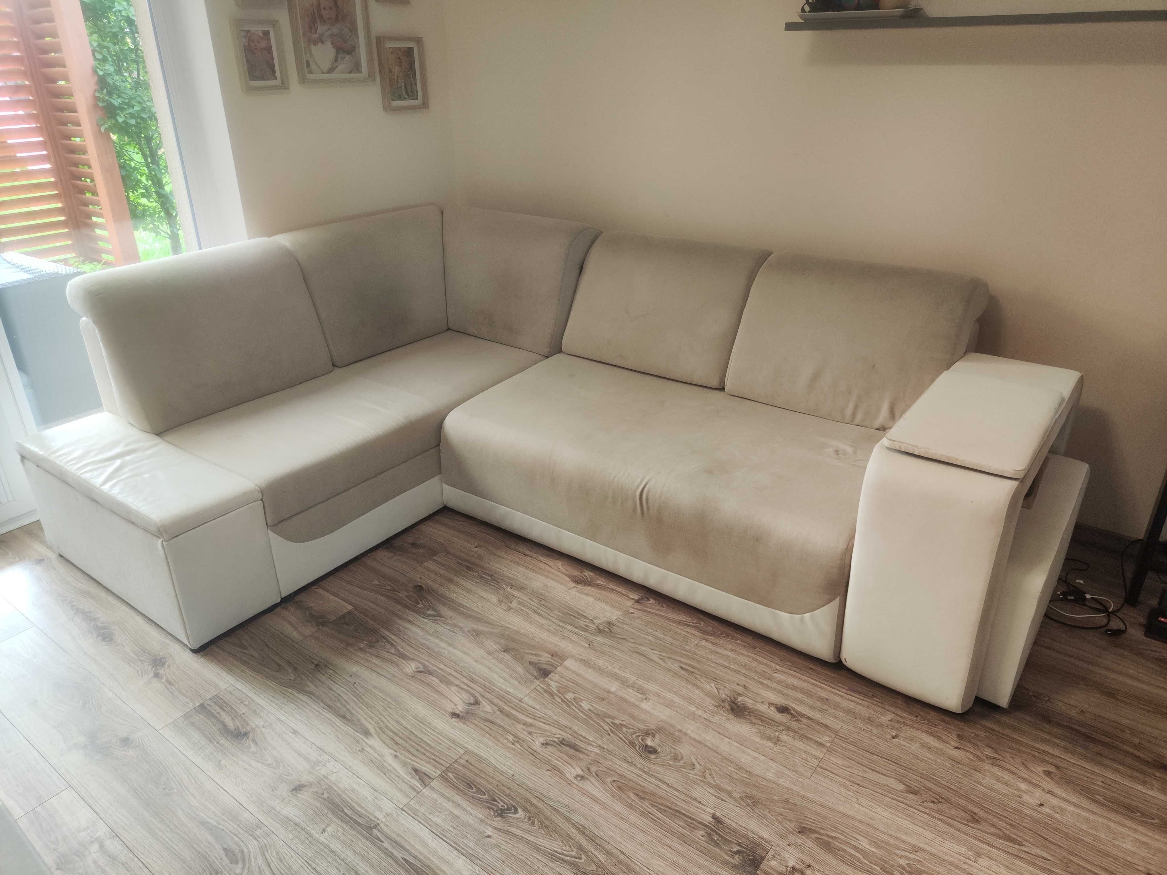 Sofa-rogówka stan dobry, warta uwagi.
