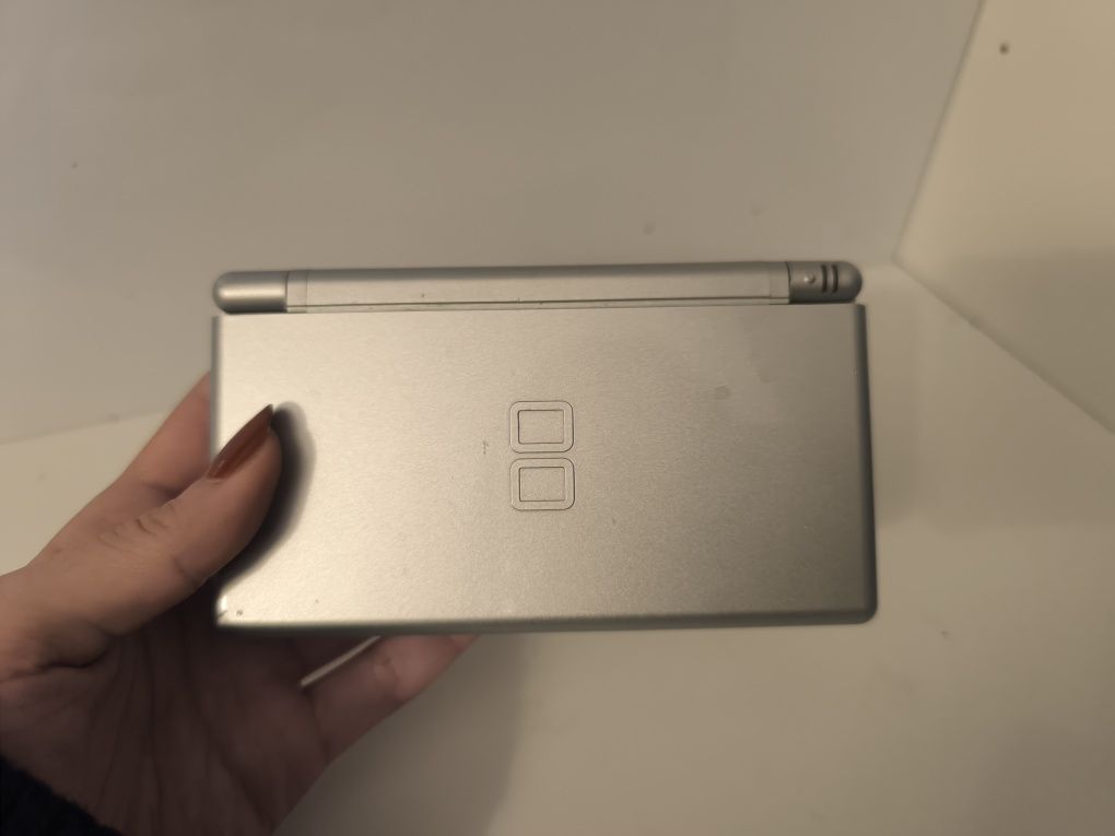 Nintendo DS Light