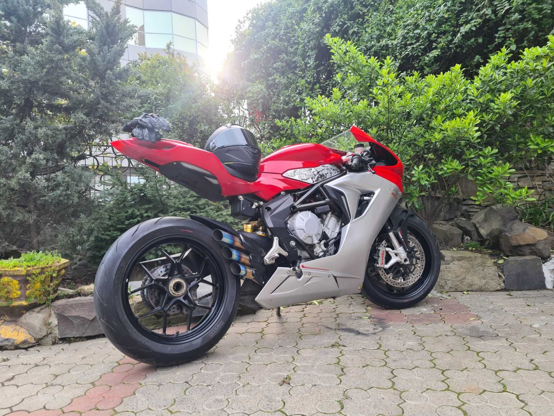 Ducati hypermotard 1100