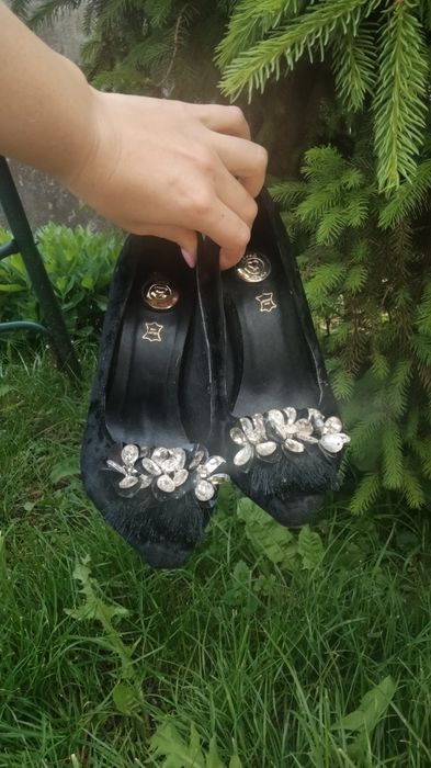 Туфлі на каблку замшеві