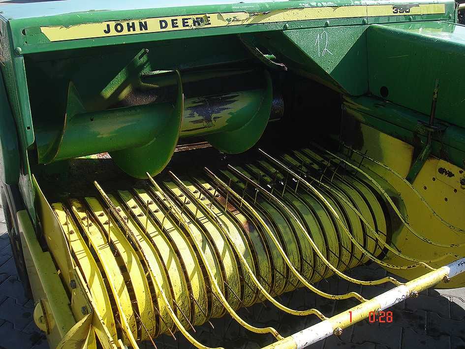 Пресс подборщик John Deere 330 (Тюкопрес, Прес підбирач)