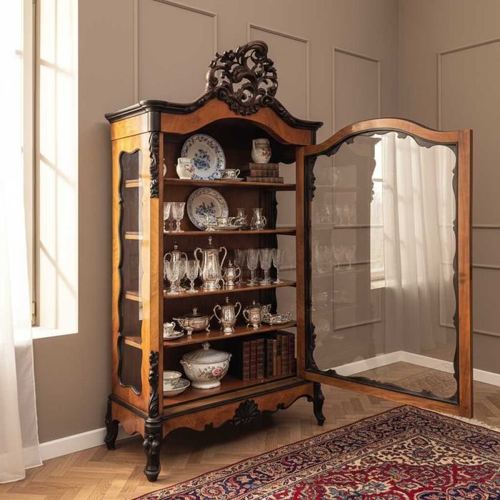 WITRYNA orzechowa na nóżkach zdobiona Serwantka FILIP BIBLIOTECZKA BDB