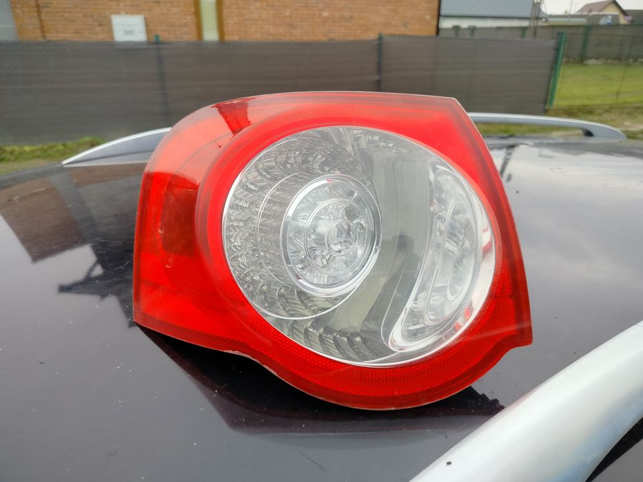 Lampa lewy tył passat b6 kombi