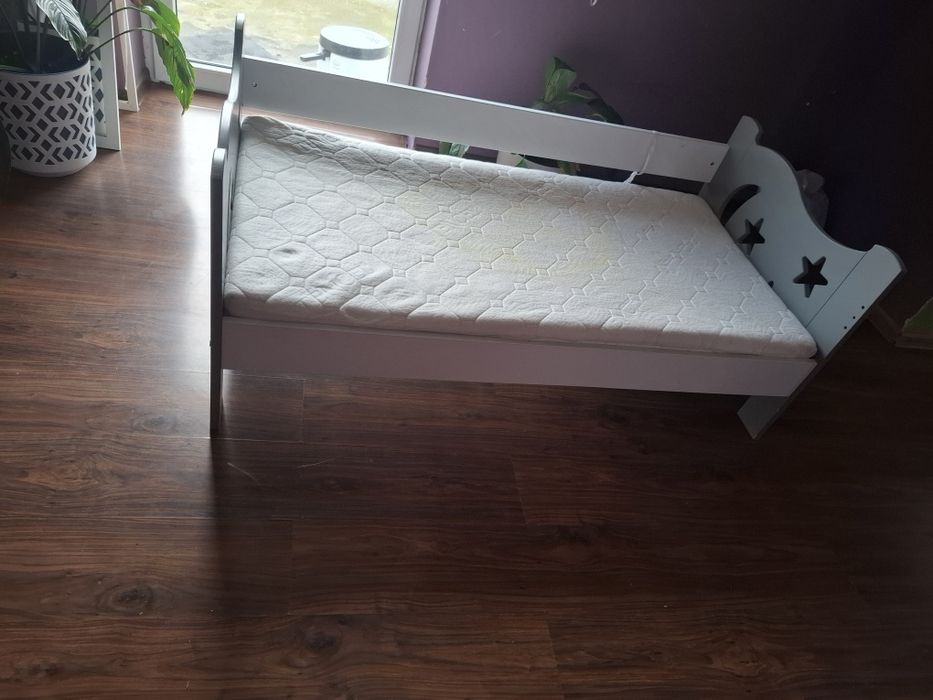 Łóżko dzieciece 140x70, z materacem i szuflada