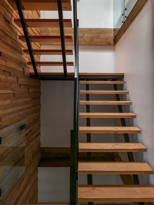 Косоурные каркасы конструкционных лестниц