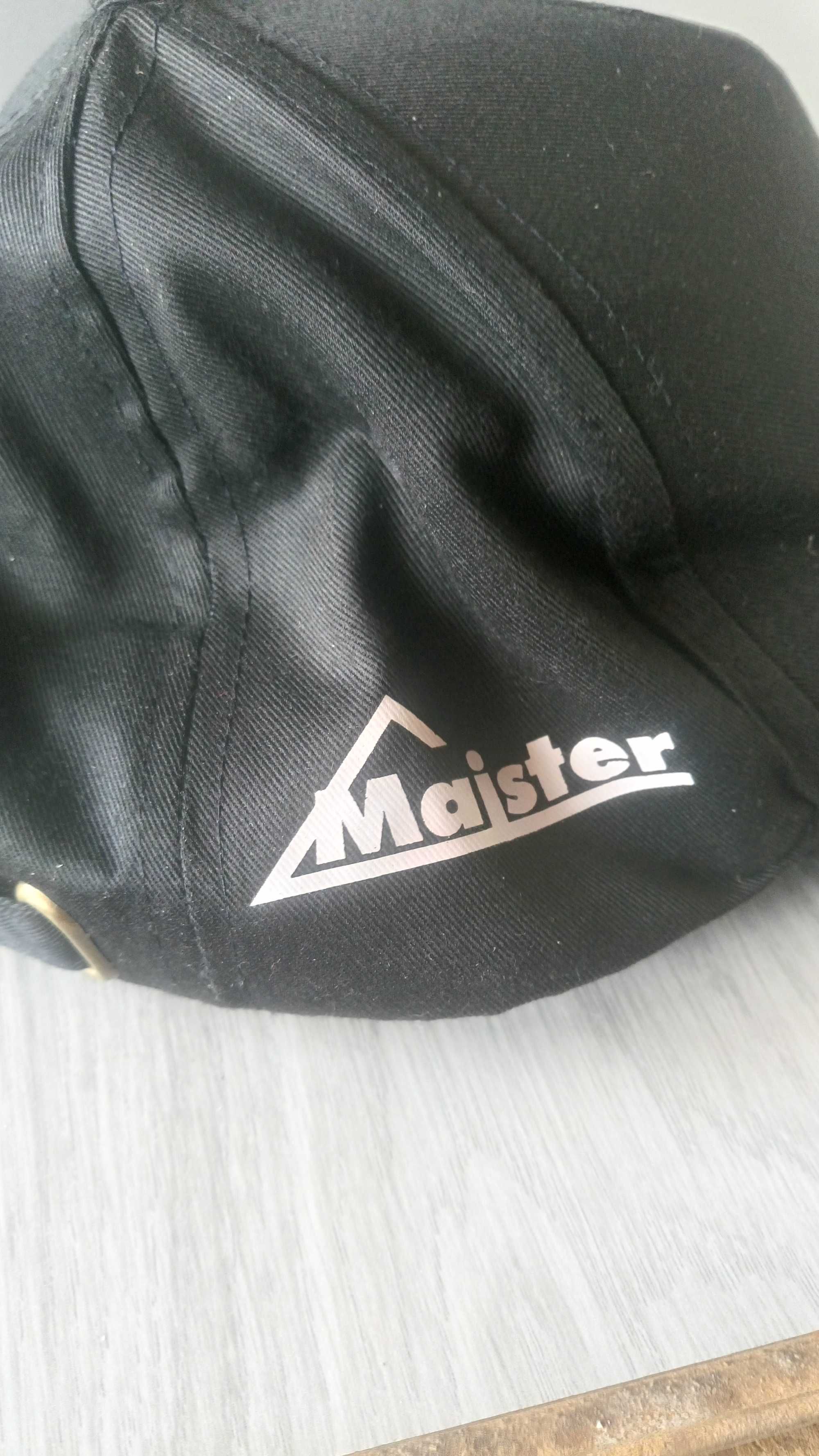 Czapka z daszkiem czarna nowa nie używana z napisem Majster