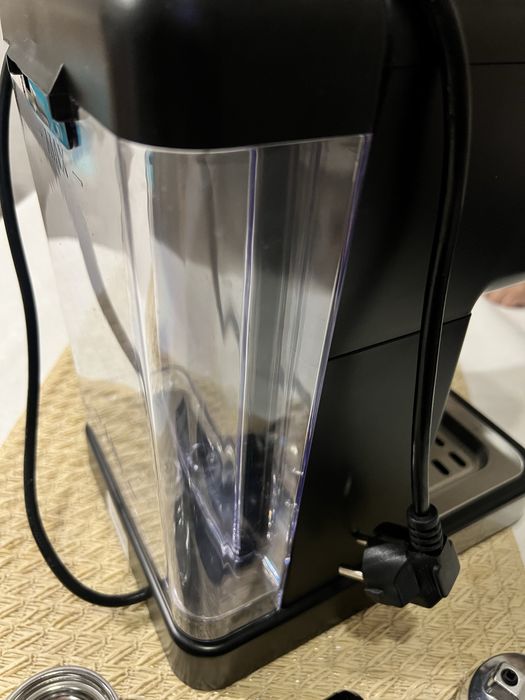 Продам кавову машинку на запчастини