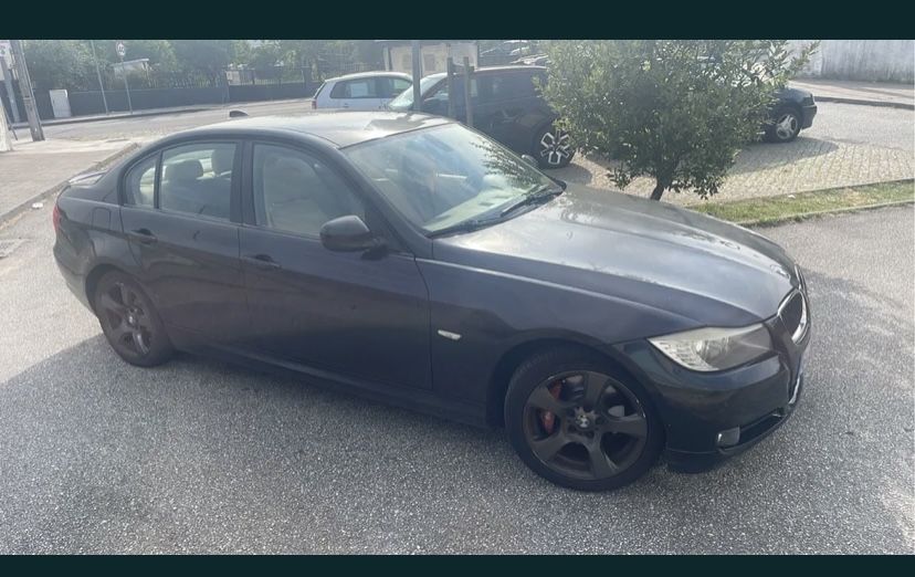 Vendo carro bem estimado